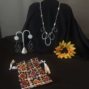 Beautiful Brighton necklace and earrings set